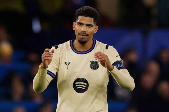 Araujo Absen Vs Alaves, Pedri Comeback Mendekat!