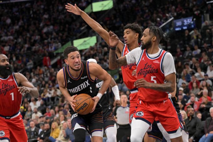 Devin Booker Bawa Suns Raih Kemenangan Kedua Beruntun atas Clippers!