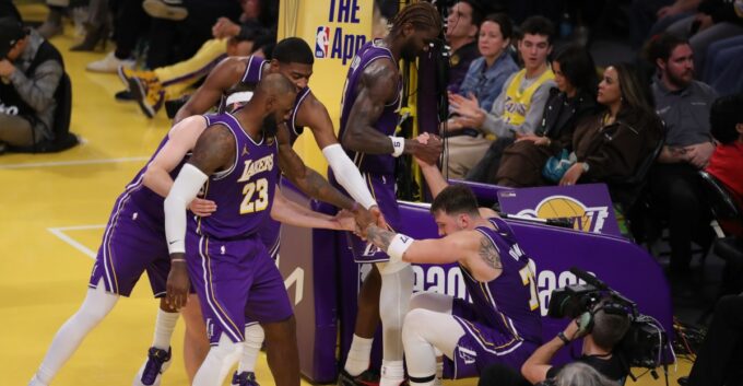 Lakers vs Pelicans: Diskusi, Laporan Cedera, dan Cara Menontonnya!