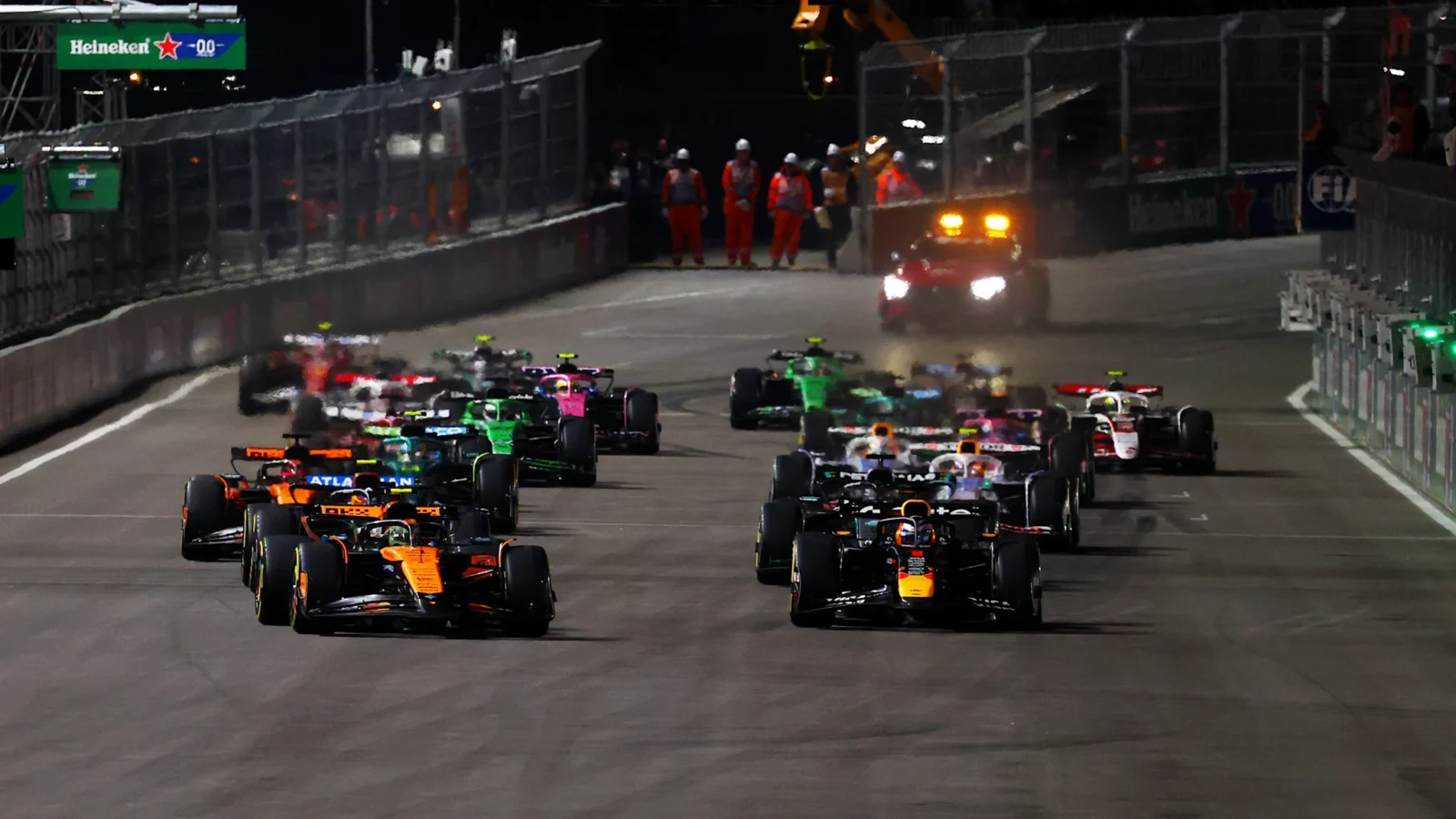 Max Verstappen sabet Vegas! Tonton ulang momen epiknya.