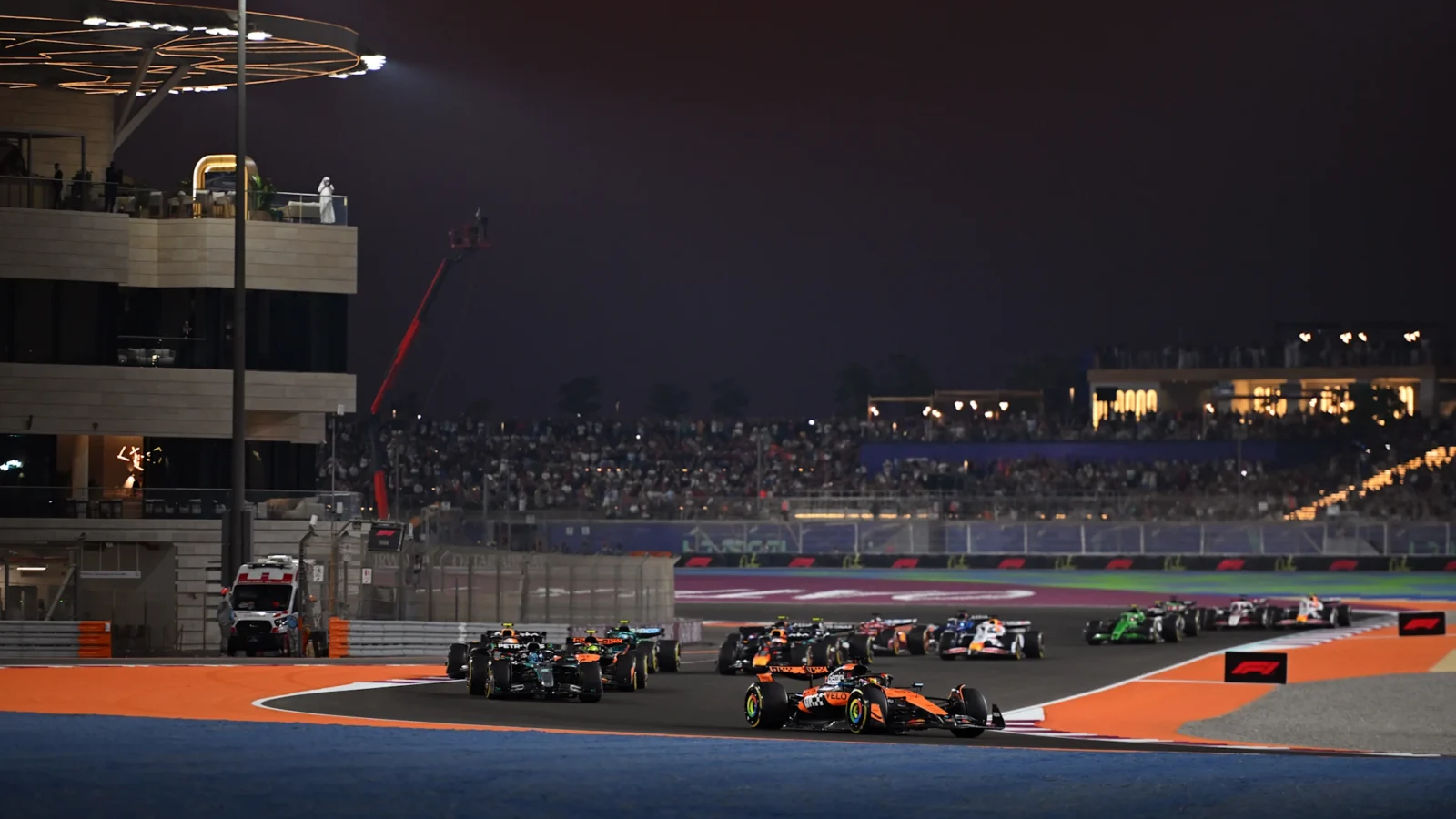 Piastri juara Sprint Qatar! Kalahkan Russell & Norris.