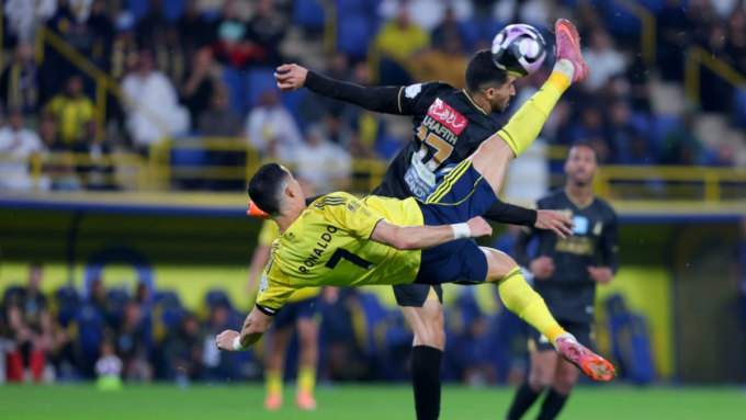 Ronaldo 40 Tahun, Gol Sepeda Overhead-nya Gila Banget! Wajib Tonton!